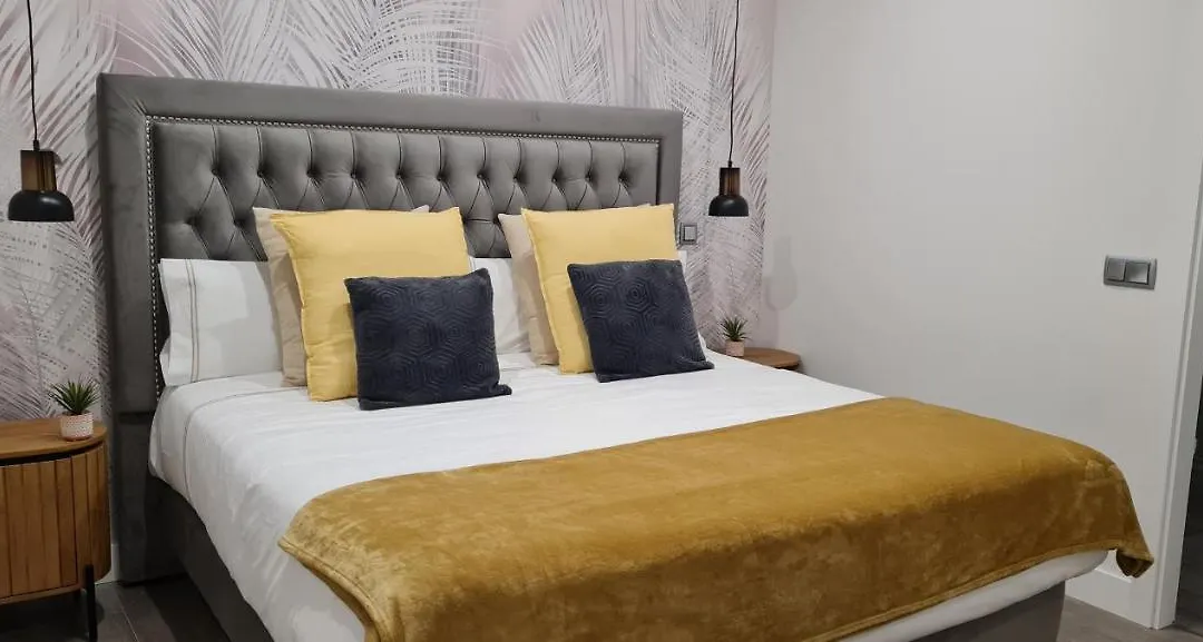Apartamentos Cava Baja-1