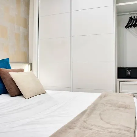 Apartamentos Cava Baja-3